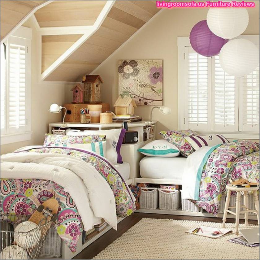 Awesome Colorful 2 Twin Beds Design