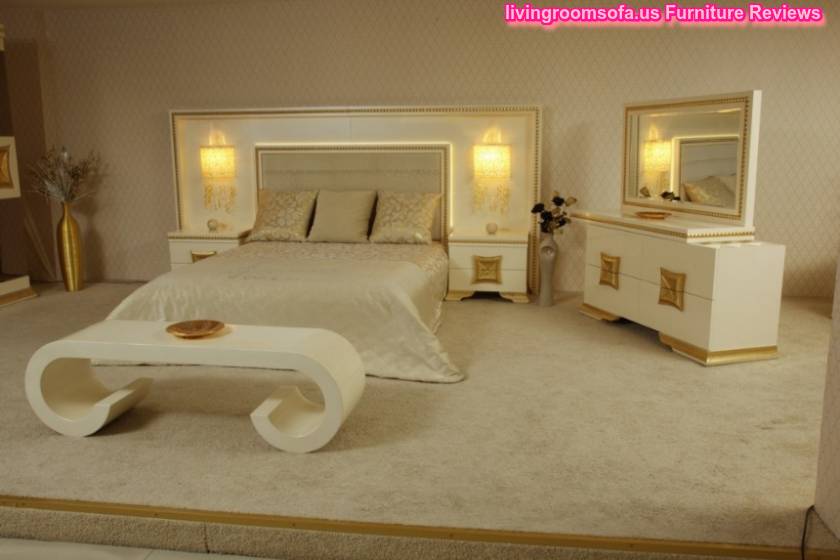  Golden Carved Bedroom Decorating Ideas