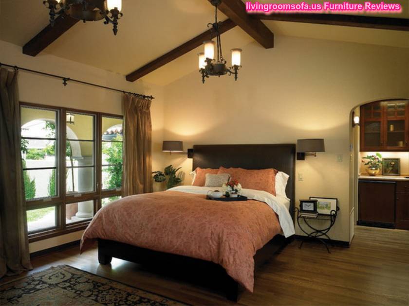 Classic Traditional Bedroom Furniture Fan Ceiling Wooden Floor
