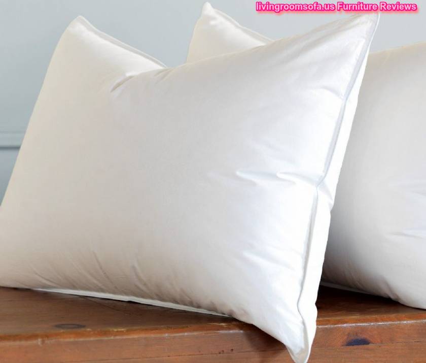 Cool Classic Bed White Pillows