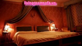 Lighting Romantic Master Bedroom Design