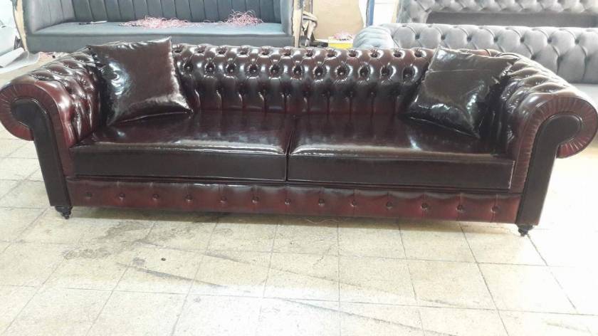 Dark Red leather chesterfield sofa Glossy Luxury Dark Red leather chesterfield sofa Glossy Luxury