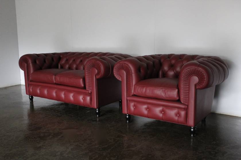 Red leather chesterfield sofa classic style