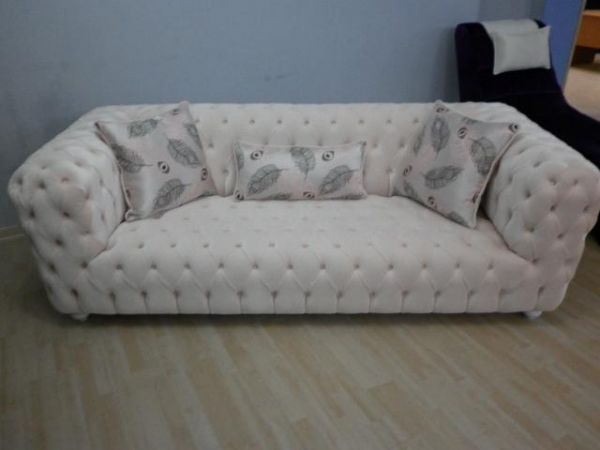 italian chesterfield sofa