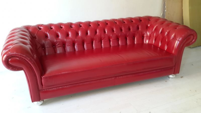 red leather chesterfield sofa