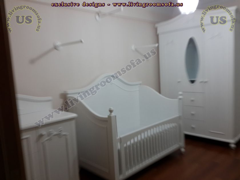 white baby room design idea